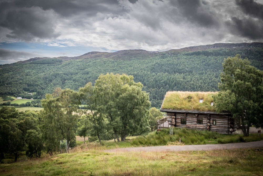 Eagle Brae cabin with mountains in the background