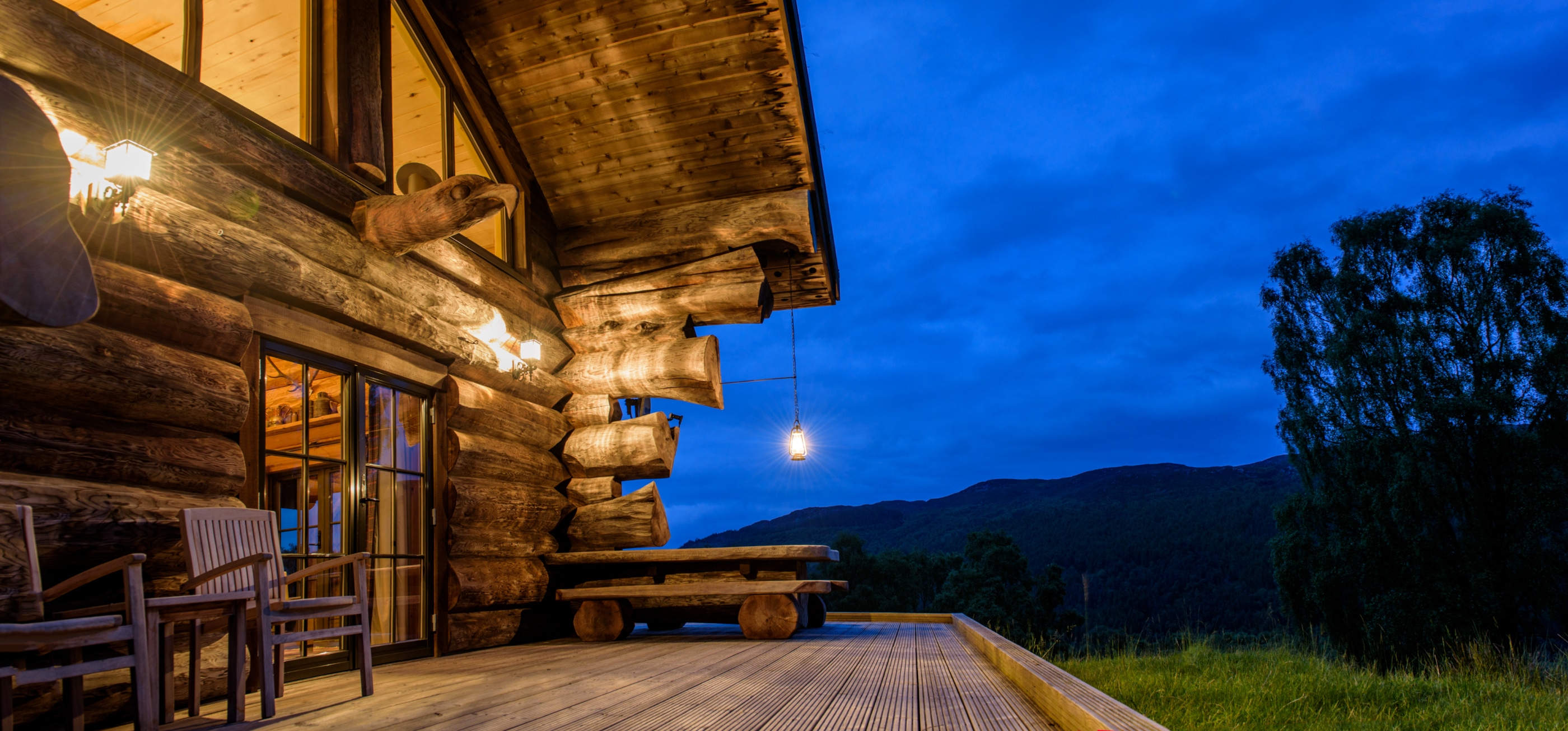 Nice evening on the deck outside Parus log cabin